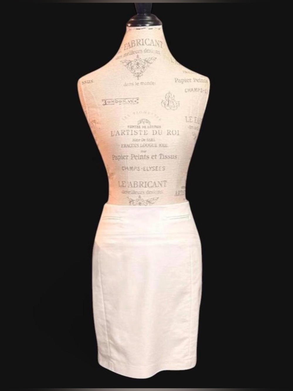 Express White Pencil Skirt with back Zipper Closure & Slit Size: 2